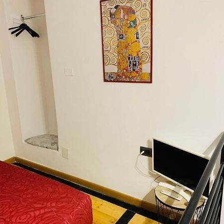 Royal Red Bed & Breakfast Napoli Bagian luar foto