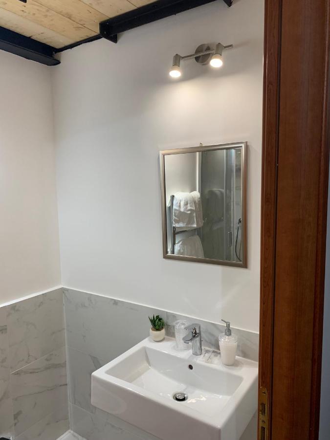 Royal Red Bed & Breakfast Napoli Bagian luar foto