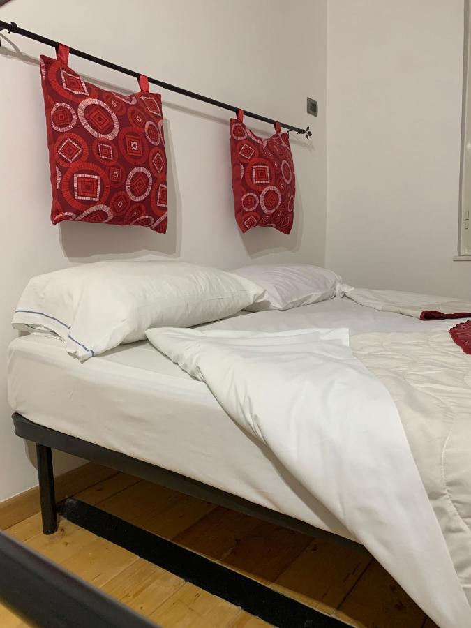 Royal Red Bed & Breakfast Napoli Bagian luar foto
