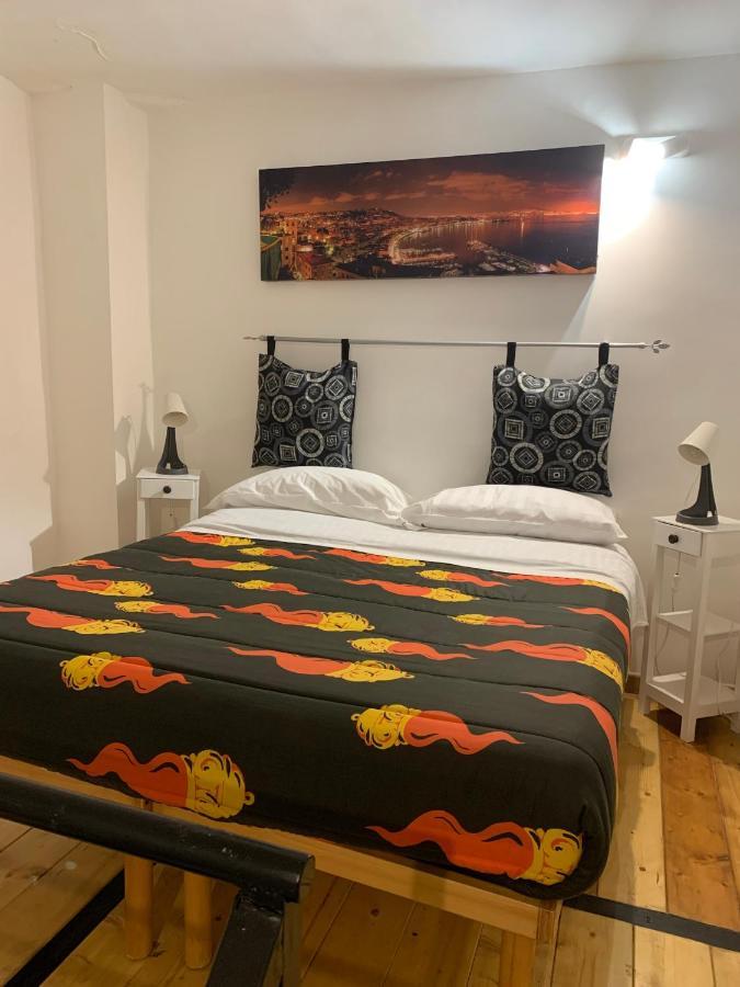Royal Red Bed & Breakfast Napoli Bagian luar foto