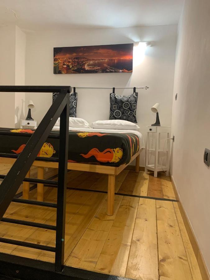 Royal Red Bed & Breakfast Napoli Bagian luar foto